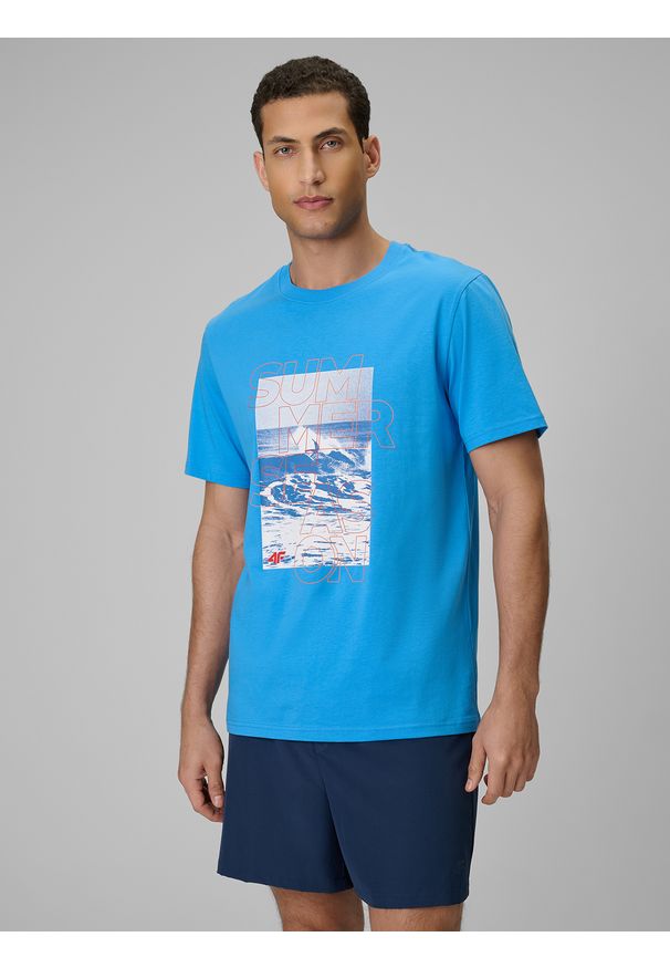4f - 4F T-shirt regular z nadrukiem męski - niebieski XXL. Okazja: na co dzień. Kolor: niebieski. Materiał: jeans, bawełna, dresówka, dzianina. Wzór: nadruk. Styl: klasyczny, casual