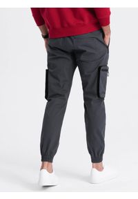 Ombre Clothing - Męskie spodnie JOGGERY z odstającymi i zapinanymi kieszeniami cargo - grafitowe V6 OM-PAJO-0135 - XXL. Kolor: szary. Materiał: bawełna, tkanina, elastan, guma. Wzór: nadruk #3