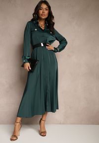 Renee - Zielona Satynowa Sukienka w Stylu Szmizjerki z Imitacjami Kieszeni i Paskiem Vaminay. Kolor: zielony. Materiał: satyna. Wzór: aplikacja. Typ sukienki: szmizjerki. Styl: klasyczny, elegancki