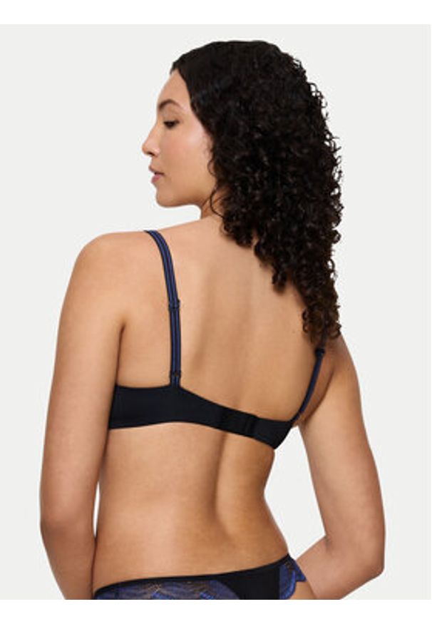Triumph Biustonosz push-up Comfort Glam 10224965 Czarny. Kolor: czarny. Materiał: syntetyk. Rodzaj stanika: push-up
