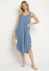 Born2be - Niebieska Rozkloszowana Sukienka z Bawełny w Abstrakcyjny Wzór Ronive. Okazja: na co dzień. Kolor: niebieski. Materiał: bawełna. Typ sukienki: rozkloszowane. Styl: casual, elegancki #1