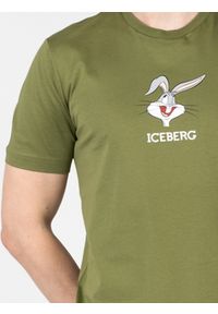 Iceberg T-Shirt | F0226301 | Mężczyzna | Khaki. Okazja: na co dzień. Kolor: brązowy. Materiał: bawełna. Wzór: nadruk. Styl: casual, klasyczny, elegancki