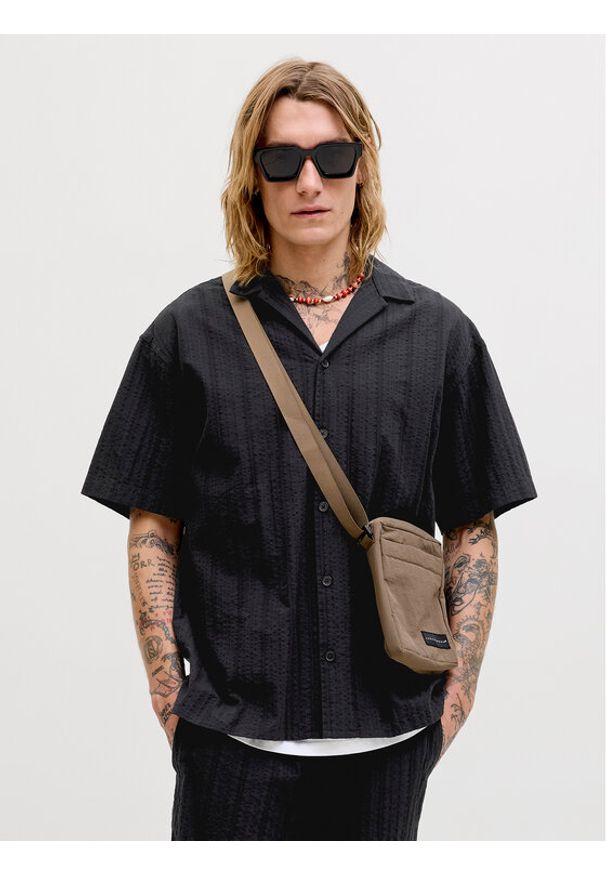 Jack & Jones Komplet koszula i szorty materiałowe Tyson 12297649 Czarny Relaxed Fit. Kolor: czarny. Materiał: bawełna