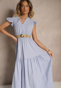 Renee - Niebieska Rozkloszowana Sukienka z Bawełny w Stylu Boho z Paskiem z Klamrą Iffarisa. Okazja: na co dzień. Typ kołnierza: dekolt w serek. Kolor: niebieski. Materiał: bawełna. Sezon: lato, wiosna. Typ sukienki: rozkloszowane. Styl: boho #4