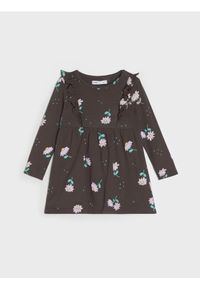 Sinsay - Bawełniana sukienka z długim rękawem z falbankami i motywem kwiatowym - brązowy. Kolor: brązowy. Materiał: bawełna. Wzór: kwiaty #1