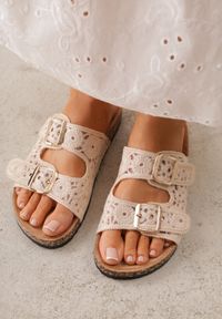Born2be - Beżowe Klapki na Podeszwie z Imitacji Korka z Szydełkowymi Paskami z Klamrami Carilorin. Okazja: na co dzień. Kolor: beżowy. Materiał: len. Wzór: paski, gładki. Sezon: lato. Styl: klasyczny, wakacyjny, casual, wizytowy, boho #3