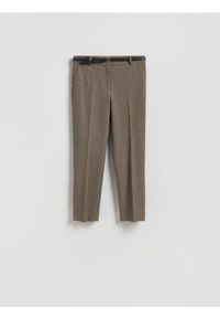 Reserved - Spodnie cygaretki z paskiem - wielobarwny. Materiał: tkanina, wiskoza