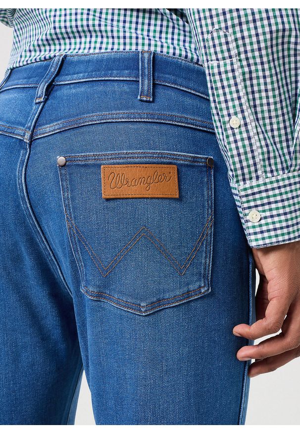 Wrangler - MESKIE SPODNIE WRANGLER LARSTON RUSTIC 112350841. Okazja: na co dzień. Styl: vintage, elegancki, casual, klasyczny, sportowy