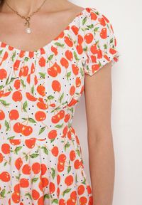 Born2be - Biała Rozkloszowana Sukienka z Bawełną z Motywem Wiśni Lunadessa. Okazja: na co dzień, na imprezę. Kolor: biały. Materiał: bawełna. Sezon: lato. Typ sukienki: proste. Styl: casual, elegancki, klasyczny #7