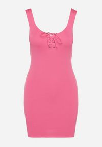 Born2be - Różowa Dopasowana Sukienka ze Sznurowaniem przy Dekolcie Tilawena. Okazja: na co dzień. Kolor: różowy. Typ sukienki: oversize. Styl: elegancki, casual #4