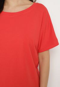 Born2be - Czerwony T-shirt Ammi. Kolor: czerwony. Materiał: bawełna, dzianina, elastan. Długość rękawa: krótki rękaw. Długość: krótkie #5