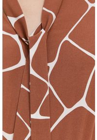 Pennyblack Sukienka kolor brązowy mini rozkloszowana. Kolor: brązowy. Materiał: tkanina. Typ sukienki: rozkloszowane. Długość: mini #3