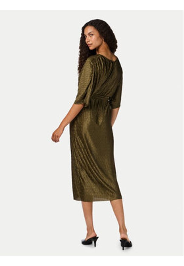 YAS Sukienka koktajlowa Otolinda 26026916 Brązowy Regular Fit. Kolor: brązowy. Materiał: syntetyk. Styl: wizytowy