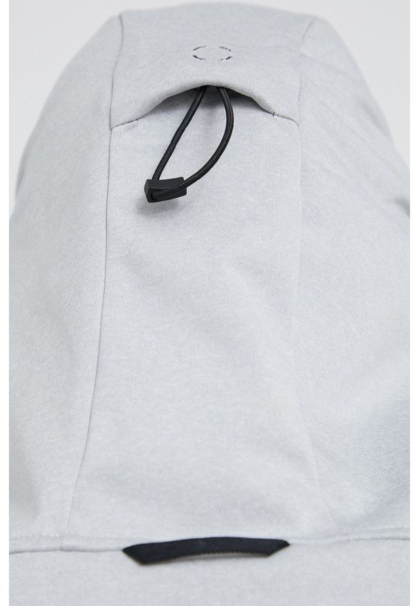 Peak Performance Bluza męska kolor szary z kapturem z nadrukiem. Okazja: na co dzień. Typ kołnierza: kaptur. Kolor: szary. Długość: krótkie. Wzór: nadruk. Styl: casual
