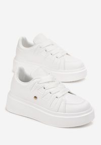Born2be - Białe Sneakersy na Platformie Revin. Kolor: biały. Obcas: na platformie