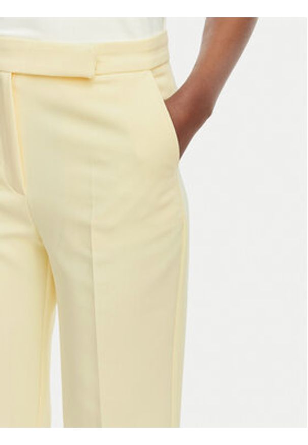 Morgan Spodnie materiałowe 261-PVADO.F Żółty Regular Fit. Kolor: żółty. Materiał: syntetyk