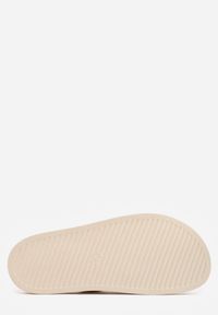 Born2be - Beżowe Klapki z Ozdobną Klamrą i Paskiem Kaidine. Okazja: na co dzień. Kolor: beżowy. Materiał: jeans. Sezon: lato. Styl: casual, klasyczny #3