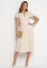 Born2be - Jasnobeżowa Sukienka Rozkloszowana z Wiskozą z Poduszkami w Ramionach Awerla. Okazja: na co dzień. Typ kołnierza: dekolt w kształcie V. Kolor: beżowy. Materiał: wiskoza. Długość rękawa: krótki rękaw. Styl: casual, elegancki, klasyczny #7