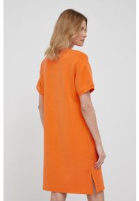 Armani Exchange Sukienka 3LYA89.YJ3XZ kolor pomarańczowy mini prosta. Okazja: na co dzień. Kolor: pomarańczowy. Materiał: dzianina. Długość rękawa: krótki rękaw. Wzór: gładki. Typ sukienki: proste. Styl: casual. Długość: mini #3