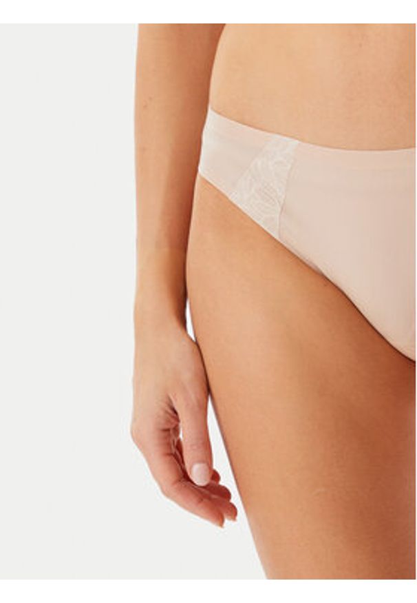 Chantelle Figi klasyczne C18IA0 Beżowy. Kolor: beżowy. Materiał: syntetyk