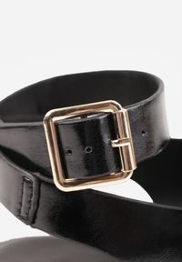 Born2be - Czarne Sandały Typu Japonki z Metaliczną Ozdobą Meledra. Okazja: na co dzień. Zapięcie: sprzączka. Kolor: czarny. Materiał: jeans. Wzór: aplikacja. Sezon: lato. Styl: casual, elegancki, klasyczny #8