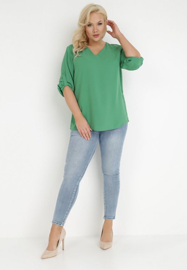 Born2be - Zielona Bluzka Althiope. Okazja: na co dzień. Kolekcja: plus size. Kolor: zielony. Długość rękawa: długi rękaw. Długość: długie. Wzór: gładki. Styl: casual