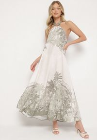 Born2be - Zielona Sukienka z Wiskozą i Motywem Palm z Wiązaniem Izomara. Okazja: na co dzień, na spacer. Kolor: zielony. Materiał: wiskoza. Sezon: lato. Styl: elegancki, casual