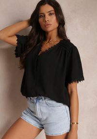 Renee - Czarna Koszula Zapinana na Guziki z Ozdobną Koronką Willona. Kolor: czarny. Materiał: koronka. Wzór: koronka