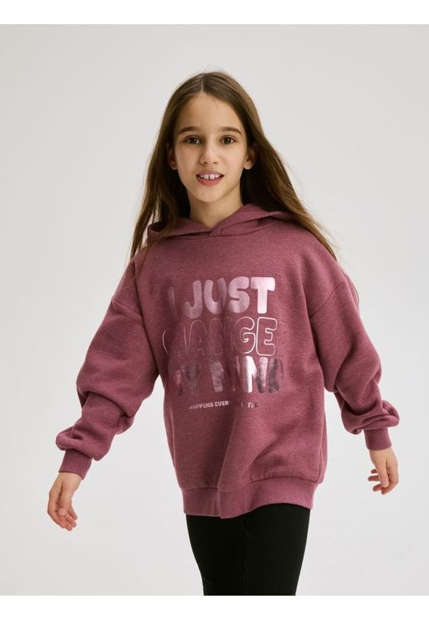 Reserved - Bluza z metalicznym nadrukiem - jasnofioletowy. Kolor: fioletowy. Materiał: bawełna. Wzór: nadruk