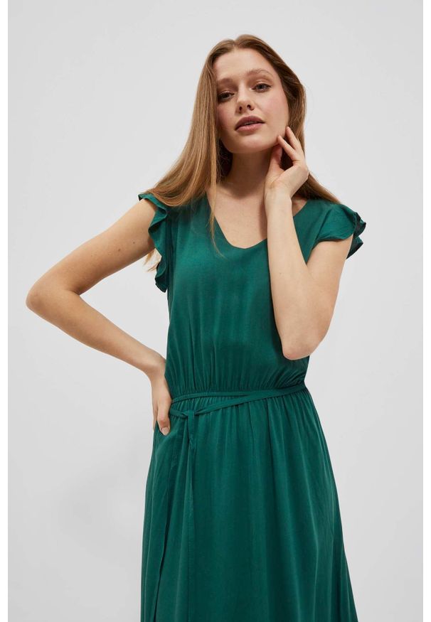 MOODO - Sukienka maxi malachitowa. Kolor: zielony. Materiał: wiskoza. Długość: maxi