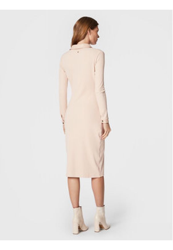 Guess Sukienka codzienna Yasmine W2BK76 K8RT2 Beżowy Slim Fit. Okazja: na co dzień. Kolor: beżowy. Materiał: wiskoza. Typ sukienki: proste. Styl: casual