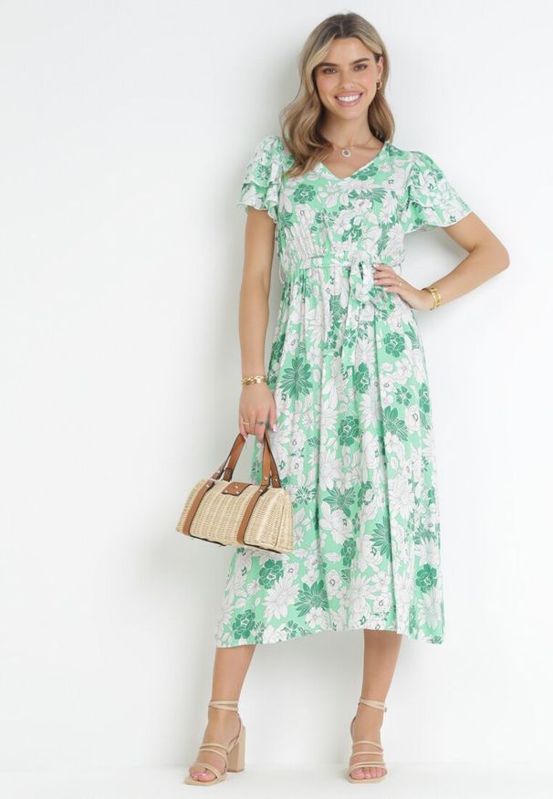 Born2be - Zielona Rozkloszowana Sukienka z Wiskozy i Wiązanym Paskiem Asaria. Kolor: zielony. Materiał: wiskoza. Długość rękawa: bez rękawów