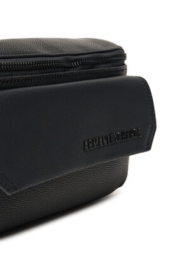 Armani Exchange Portfel XM001638 AF17090 UC001 Czarny. Kolor: czarny. Materiał: skóra