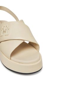 TOMMY HILFIGER - Tommy Hilfiger Sandały Th Logo Hw Padded Leather Sandal FW0FW08808 Beżowy. Kolor: beżowy. Materiał: skóra