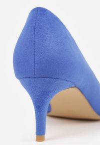 Renee - Niebieskie Czółenka Vices na Szpilce w Klasycznym Stylu Savora. Okazja: na spotkanie biznesowe. Nosek buta: szpiczasty. Kolor: niebieski. Obcas: na szpilce. Styl: klasyczny. Wysokość obcasa: średni #3