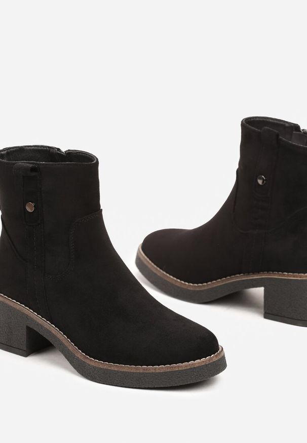 Born2be - Czarne Botki na Obcasie z Ozdobnym Paskiem Serivie. Okazja: na co dzień. Zapięcie: pasek. Kolor: czarny. Materiał: wełna, jeans. Obcas: na obcasie. Styl: klasyczny, elegancki, casual. Wysokość obcasa: średni