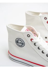 Big-Star - Trampki męskie wysokie białe JJ174602 101. Okazja: na spotkanie biznesowe, na co dzień. Wysokość cholewki: za kostkę. Nosek buta: okrągły. Kolor: biały. Materiał: jeans. Styl: elegancki, sportowy, biznesowy, casual