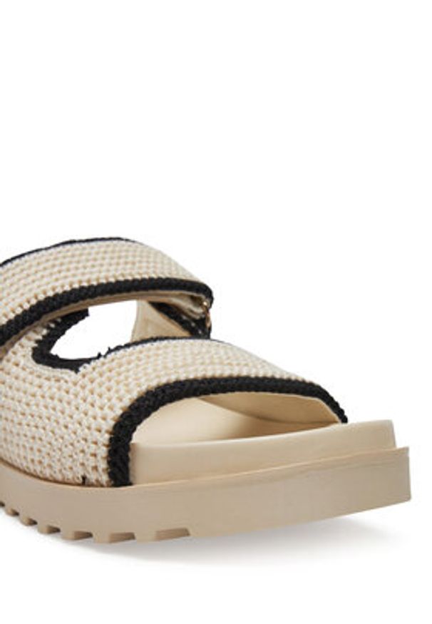 Guess Klapki FLJFDN FAB19 Beżowy. Kolor: beżowy. Materiał: skóra