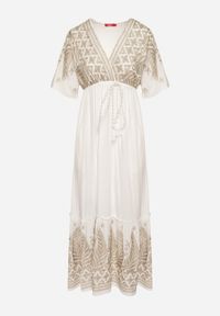 Born2be - Biała Wiskozowa Sukienka z Kopertowym Dekoltem i Haftem z Metaliczną Nicią Emhiris. Okazja: na co dzień. Kolor: biały. Materiał: wiskoza. Długość rękawa: krótki rękaw. Wzór: haft. Typ sukienki: kopertowe. Styl: klasyczny, casual #4