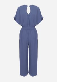 Born2be - Granatowy Wiskozowy Kombinezon o Taliowanym Kroju z Szerokimi Nogawkami Delsea. Okazja: do pracy. Kolor: niebieski. Materiał: wiskoza. Długość rękawa: krótki rękaw. Długość: krótkie. Styl: elegancki #2