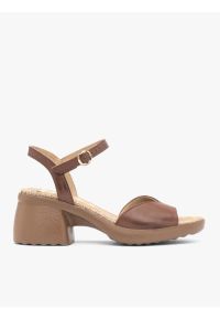 Ryłko - Brązowe sandały na masywnym obcasie. Nosek buta: okrągły. Zapięcie: sprzączka. Kolor: brązowy. Materiał: skóra. Sezon: wiosna, lato. Obcas: na obcasie. Styl: street. Wysokość obcasa: średni #1