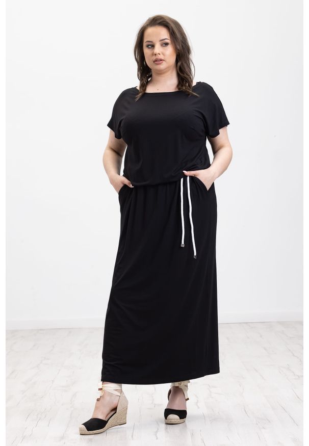 Czarna sukienka Moda Size Plus Iwanek boho, z krótkim rękawem