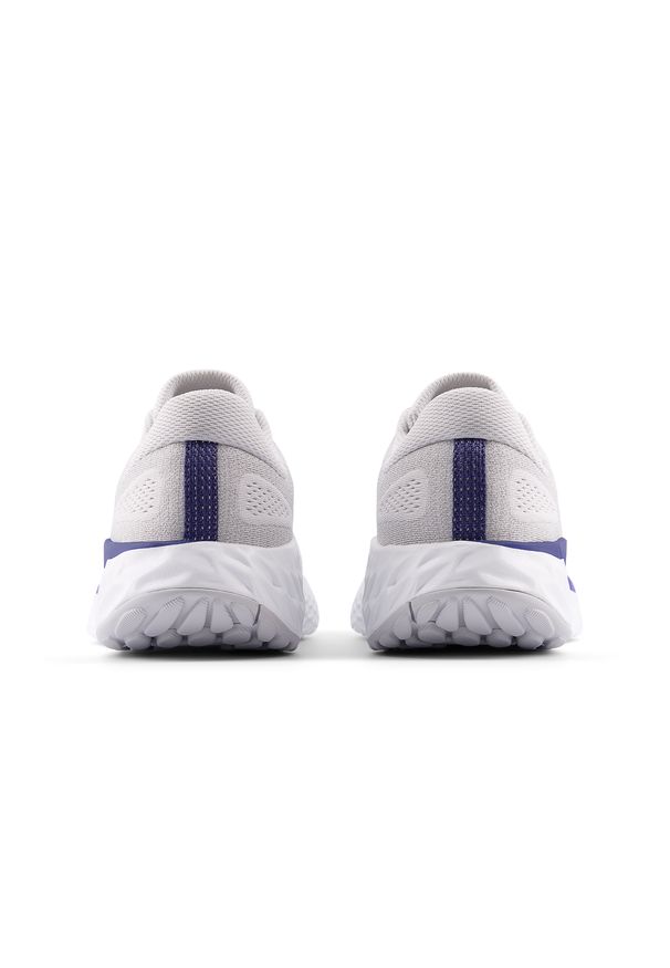 Buty damskie New Balance Fresh Foam Evoz v4 WEVOZ2ND – szare. Okazja: na co dzień. Kolor: szary. Materiał: materiał, guma. Szerokość cholewki: normalna. Sport: fitness