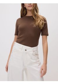Reserved - Bawełniany t-shirt - ciemnobrązowy. Kolor: brązowy. Materiał: bawełna. Styl: klasyczny