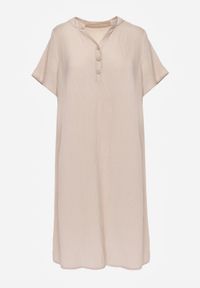 Born2be - Beżowa Wiskozowa Sukienka o Pudełkowym Kroju z Dekoltem V z Guzikami Berborin. Okazja: na co dzień, do pracy. Kolekcja: plus size. Kolor: beżowy. Materiał: wiskoza. Typ sukienki: proste, dla puszystych. Styl: casual, klasyczny #7