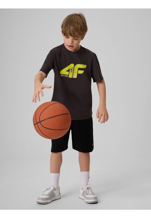 4f - 4F T-shirt regular z nadrukiem chłopięcy - szary 158 (12-13 lat). Okazja: na uczelnię, na co dzień. Kolor: szary. Materiał: materiał, bawełna, skóra, dzianina. Wzór: nadruk. Sezon: lato. Styl: klasyczny, casual