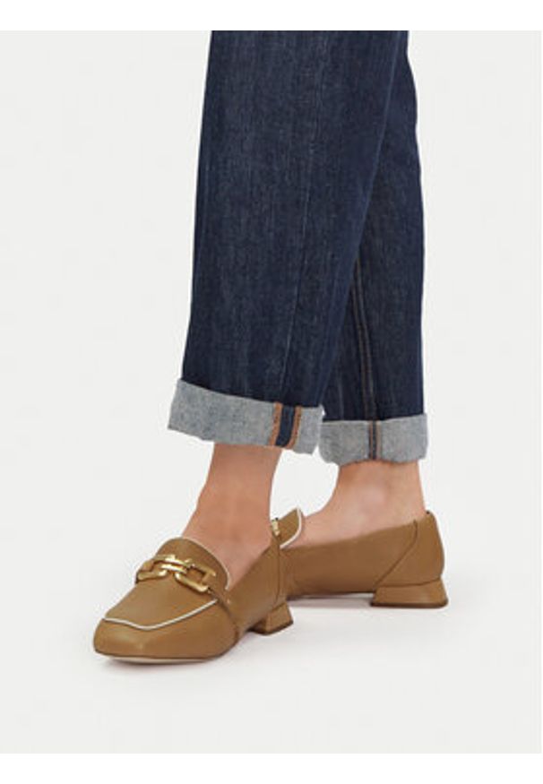 Clarks Loafersy Ubree15 Lily 26181333 Brązowy. Kolor: brązowy. Materiał: skóra