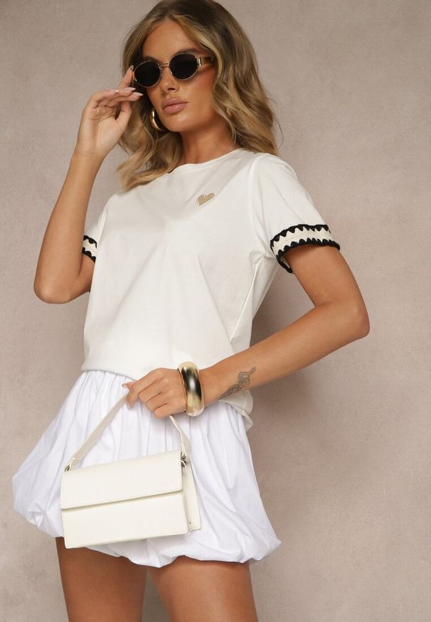 Renee - Biały Bawełniany T-shirt z Sercem Firile. Okazja: na co dzień. Kolor: biały. Materiał: bawełna. Styl: klasyczny, casual