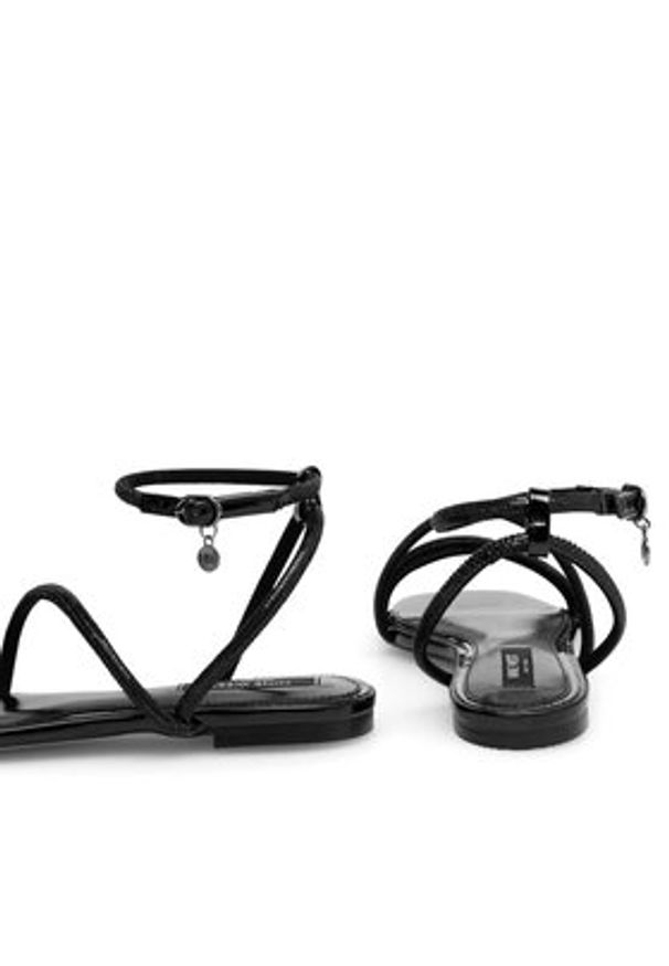 Nine West Sandały WFA2766-1 Czarny. Kolor: czarny. Materiał: syntetyk