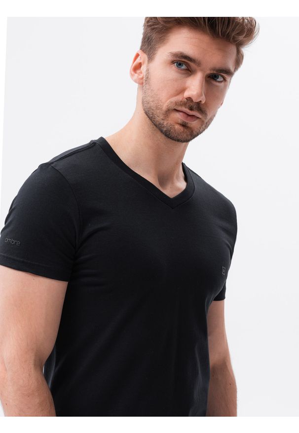 Ombre Clothing - T-shirt męski bez nadruku S1183 - czarny - XXL. Typ kołnierza: dekolt w serek. Kolor: czarny. Materiał: bawełna, elastan. Styl: klasyczny